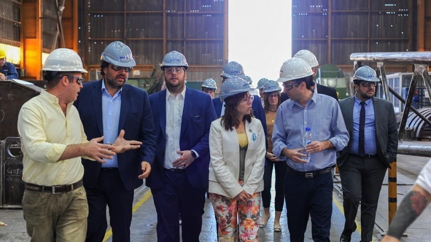 Silvina Batakis recorrió empresas y premió la trayectoria de pymes de Mendoza