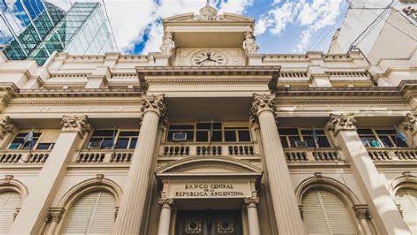 El Banco Central reducirá el ritmo de ajuste del dólar oficial a partir de febrero