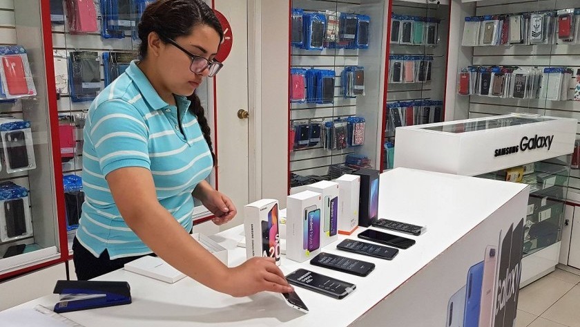 Oficializan la rebaja de aranceles para la importación de teléfonos celulares