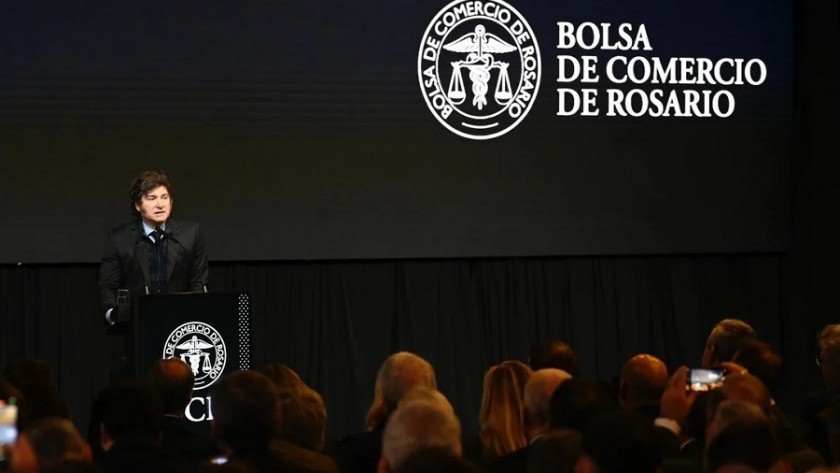 Milei en Santa Fe: confirmó el veto por jubilaciones y apuntó a