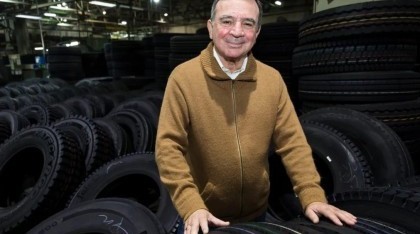 Caputo elimina arancel para el aluminio y vuelve a golpear al dueño de FATE