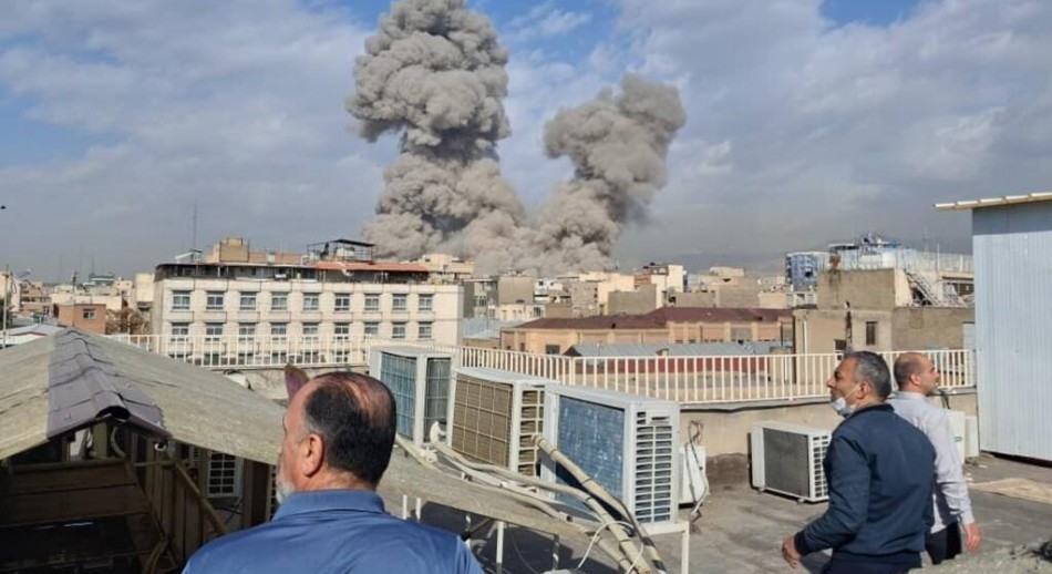 Trump confirmó un ataque masivo contra Irán y advirtió que 