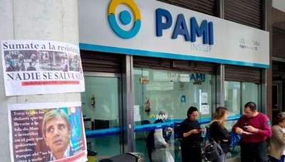 País