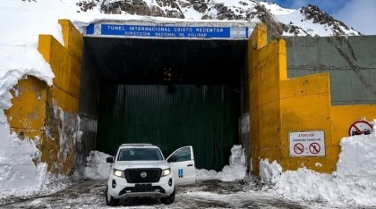 Nieve y ráfagas de 160 km/h: el Cristo Redentor cumple un mes cerrado