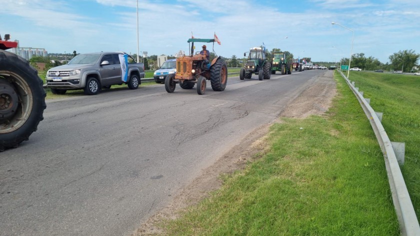 Productores de Entre Ríos realizaron un tractorazo contra las medidas anunciadas por la Rosada