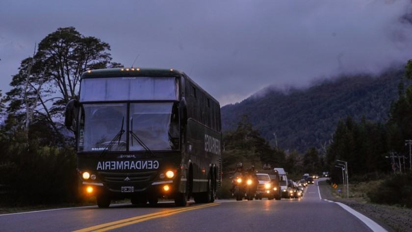 Con un corte de la ruta 40 se inició un operativo del Comando Unificado en Villa Mascardi